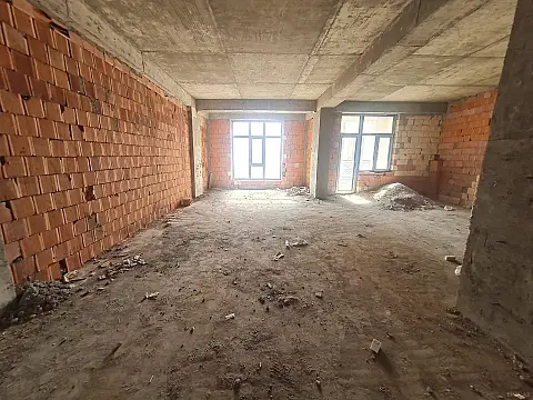Satılır 3 otaqlı mənzil 118.6 m²