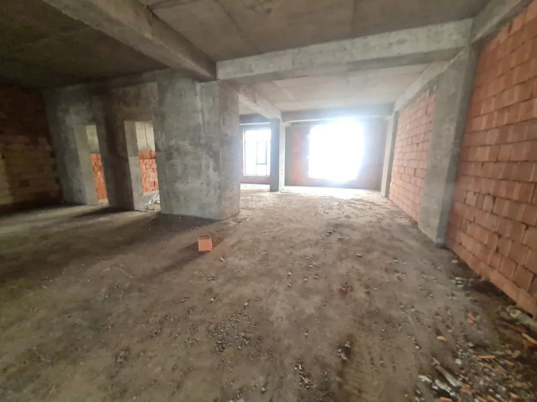 Satılır 3 otaqlı mənzil 118.6 m²