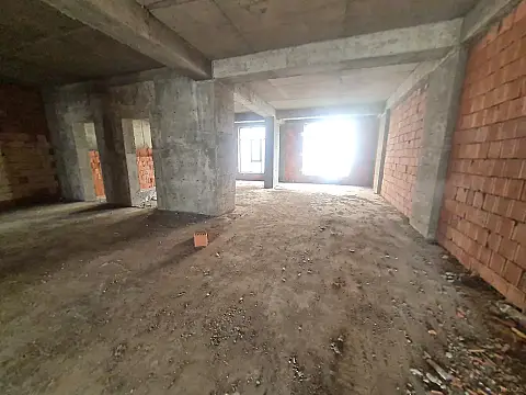 Satılır 3 otaqlı mənzil 118.6 m²