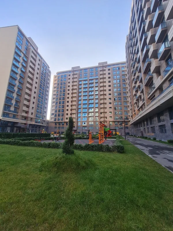 Satılır 3 otaqlı mənzil 118.6 m²