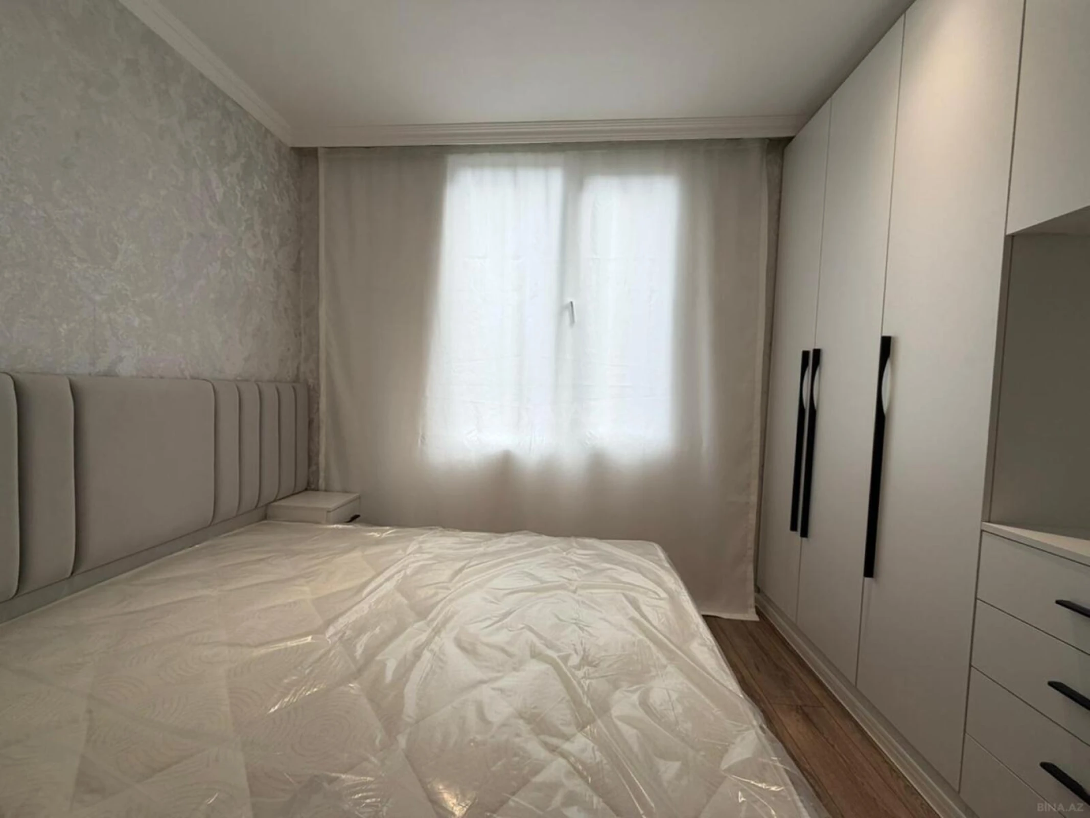 Satılır 1 otaqlı mənzil 42 m²