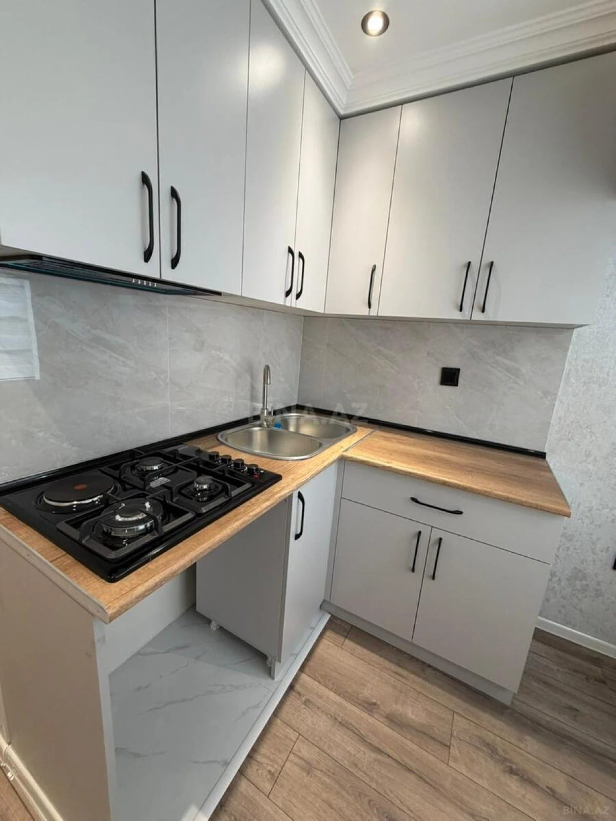 Satılır 1 otaqlı mənzil 42 m²