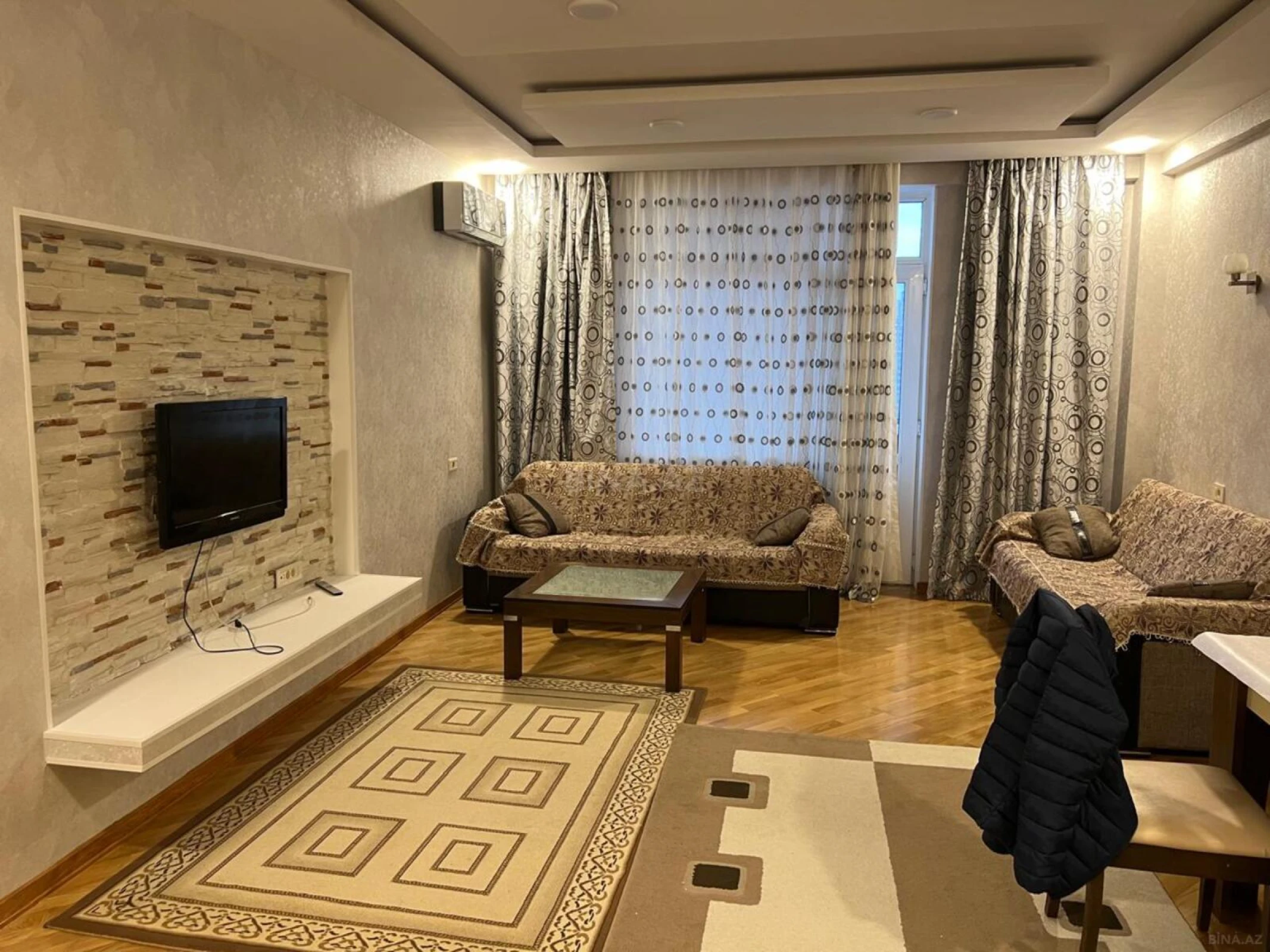 Satılır 2 otaqlı mənzil 130 m²