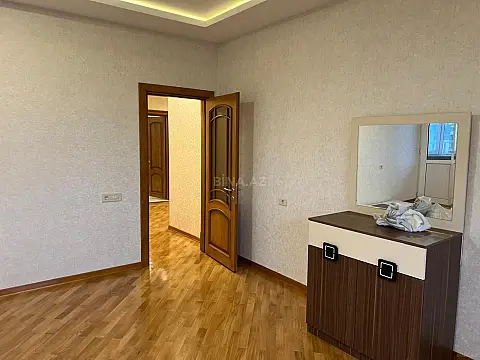 Satılır 2 otaqlı mənzil 130 m²