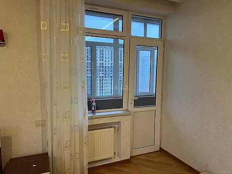 Satılır 2 otaqlı mənzil 130 m²