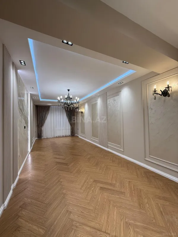 Satılır 4 otaqlı mənzil 134 m²