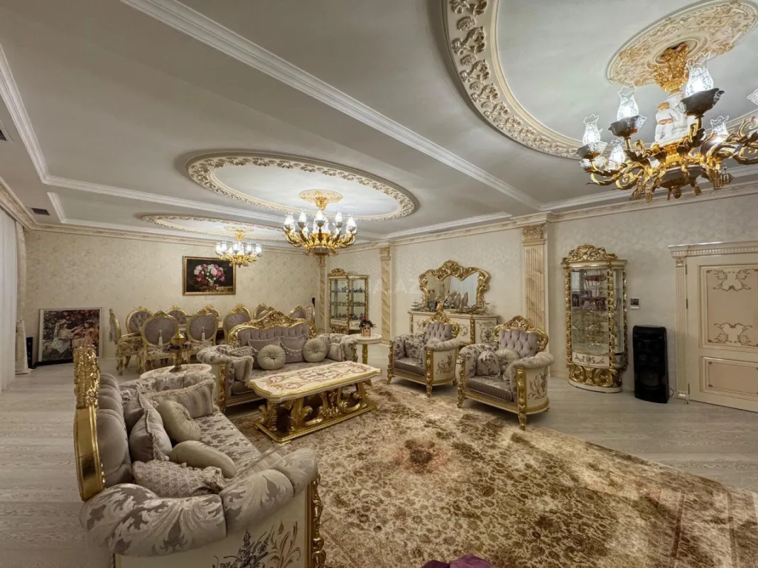 Satılır 5 otaqlı mənzil 550 m²