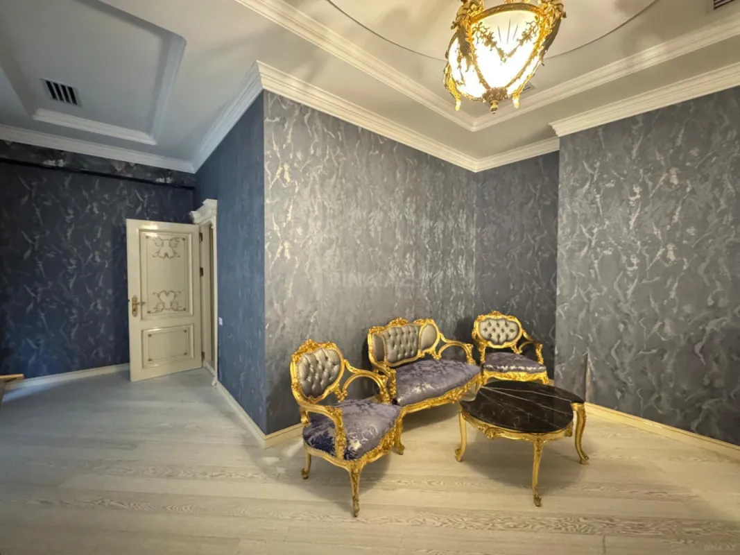 Satılır 5 otaqlı mənzil 550 m²