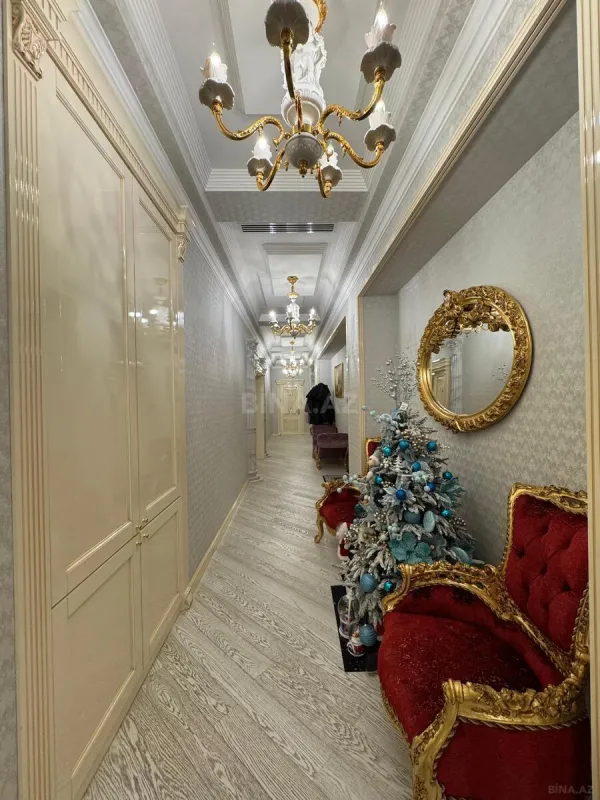 Satılır 5 otaqlı mənzil 550 m²