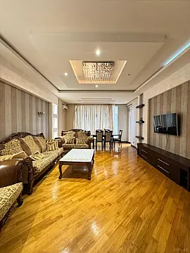 Satılır 3 otaqlı mənzil 135 m² — Bakı, 8-ci kilometr 3 otaq 135.00 m²