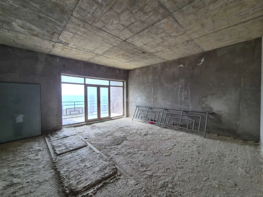 Satılır 3 otaqlı mənzil 158 m²