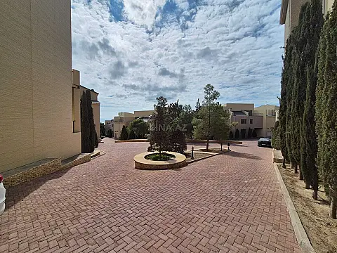 Satılır 3 otaqlı mənzil 158 m²