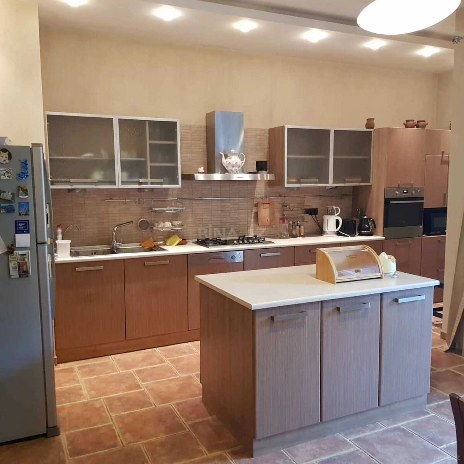 Kirayə verilir 8 otaqlı həyət evi 550 m²