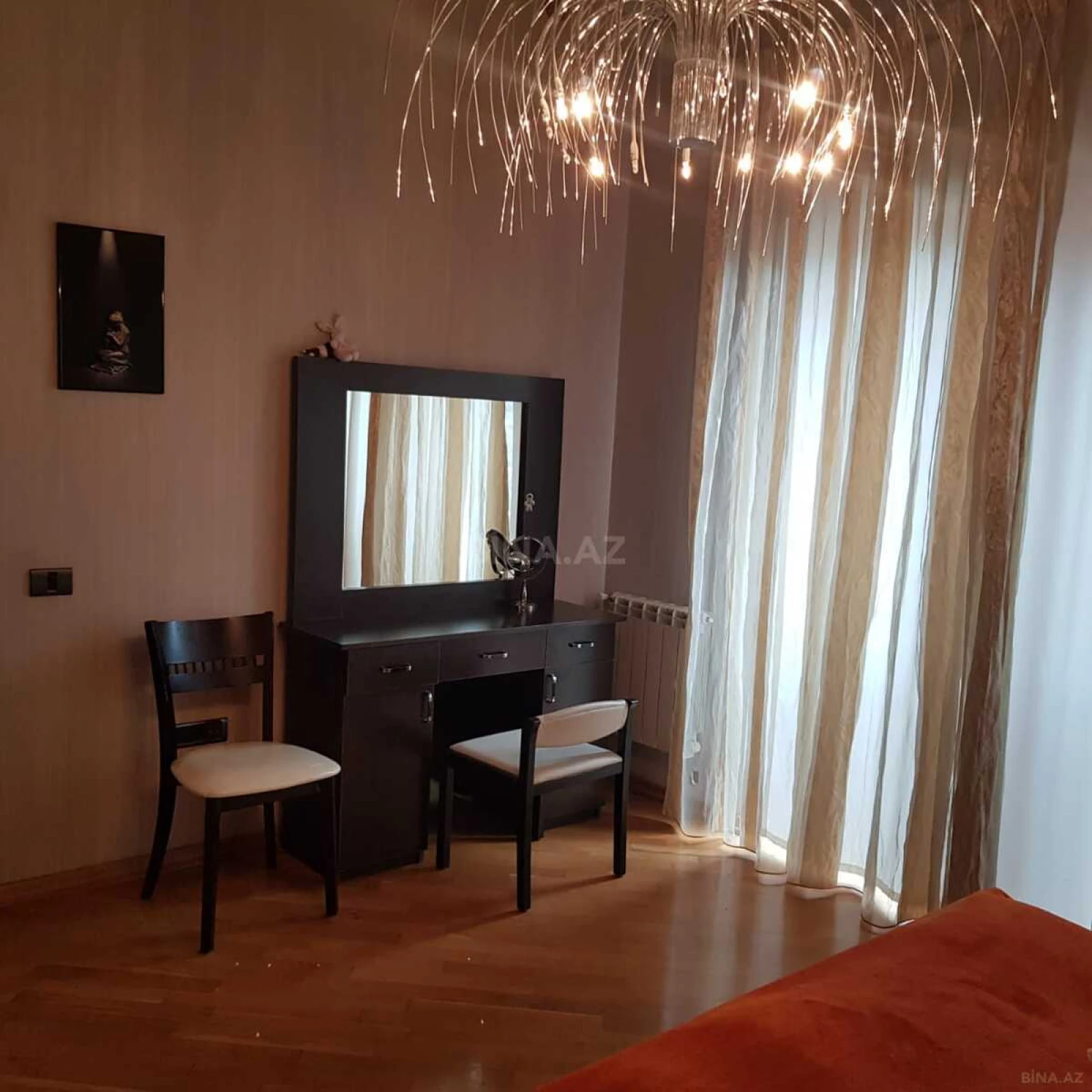 Kirayə verilir 8 otaqlı həyət evi 550 m²