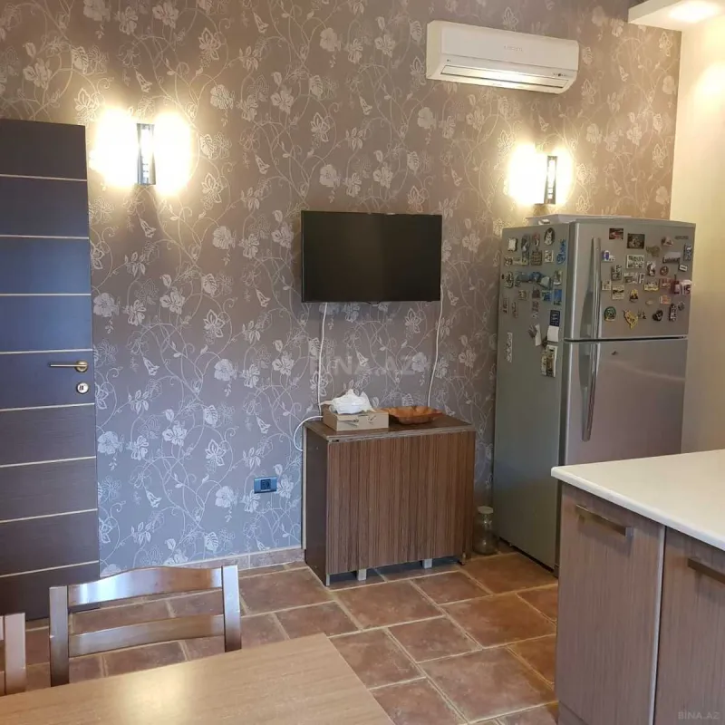 Kirayə verilir 8 otaqlı həyət evi 550 m²