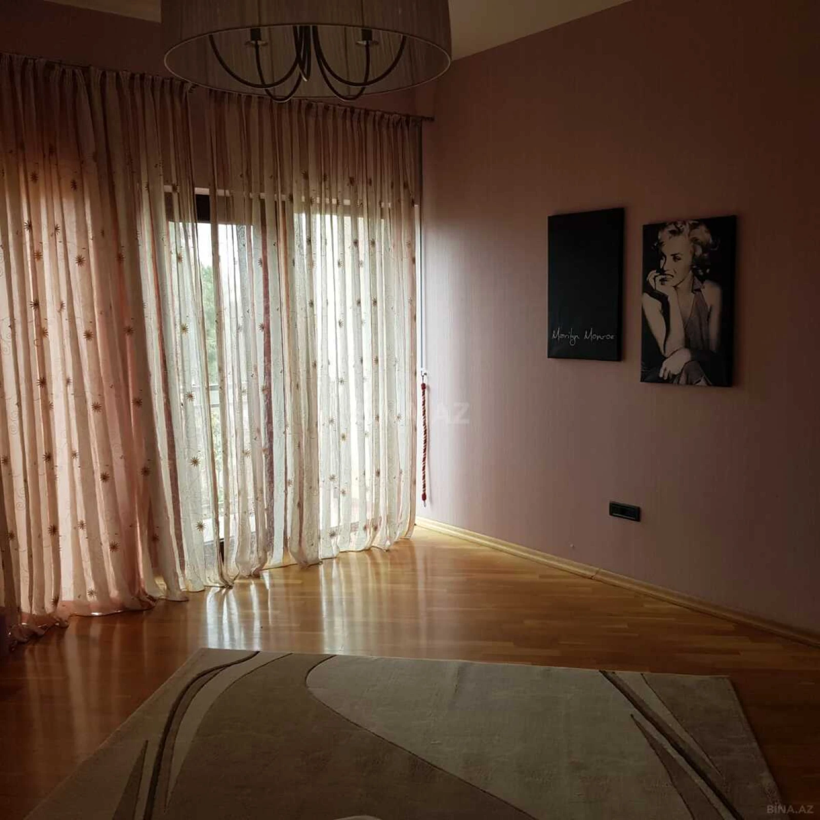 Kirayə verilir 8 otaqlı həyət evi 550 m²