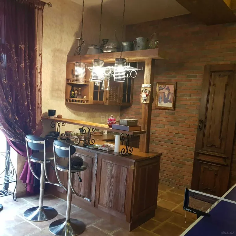 Kirayə verilir 8 otaqlı həyət evi 550 m²