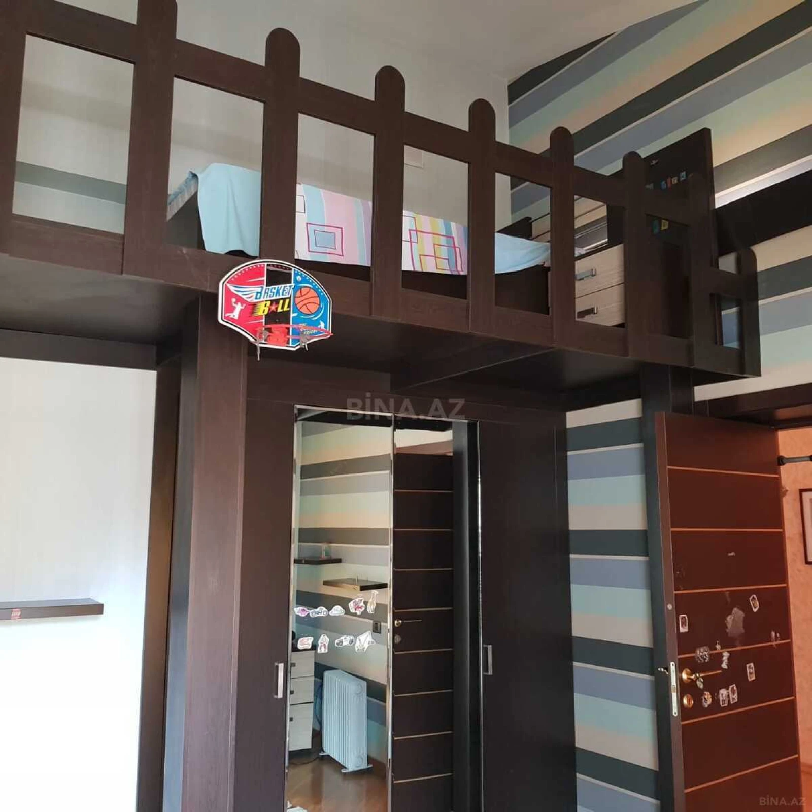 Kirayə verilir 8 otaqlı həyət evi 550 m²