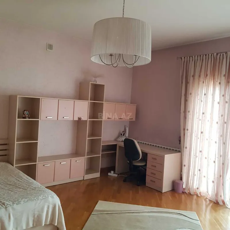 Kirayə verilir 8 otaqlı həyət evi 550 m²
