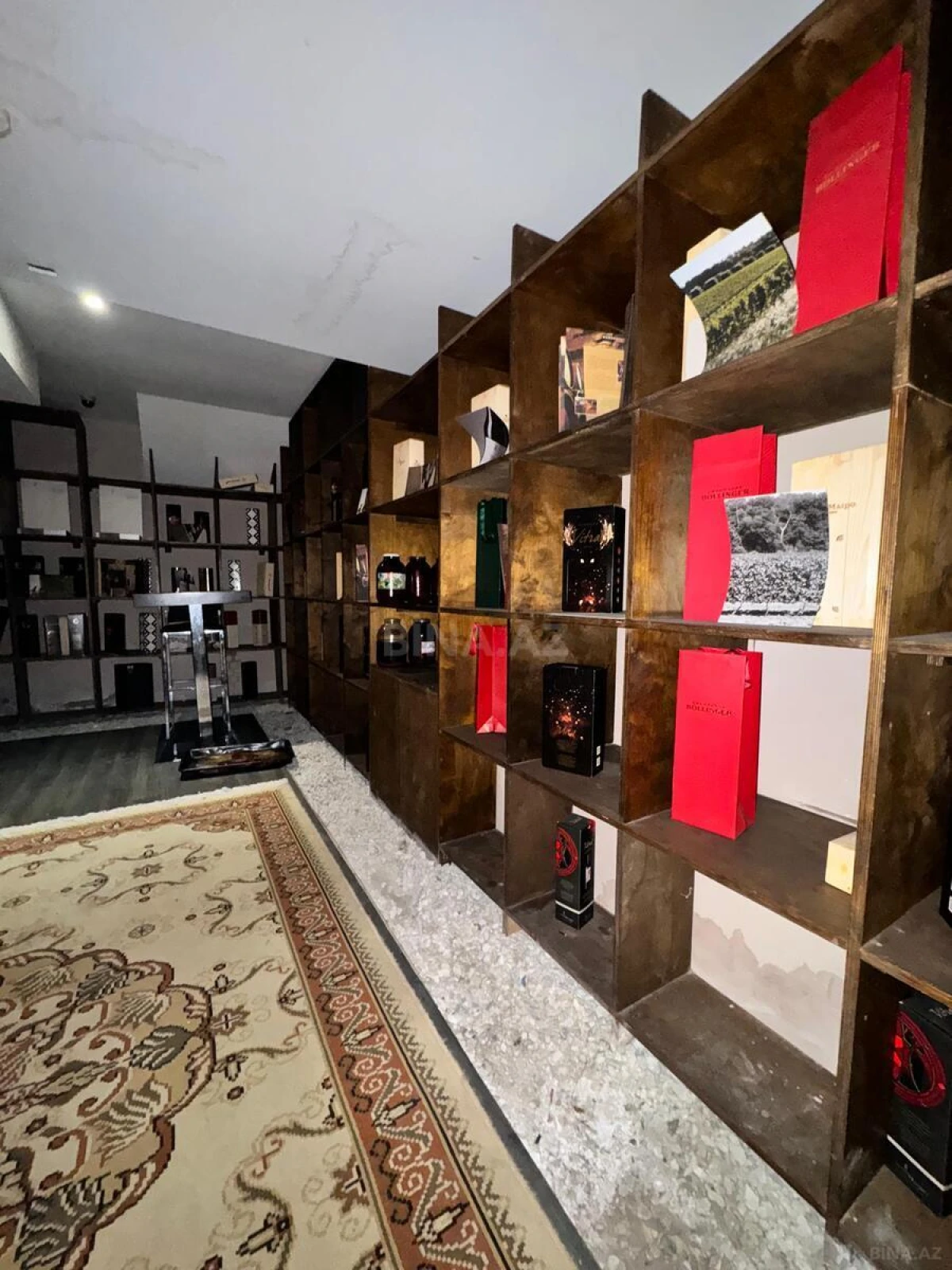 Kirayə verilir obyekt 290 m²