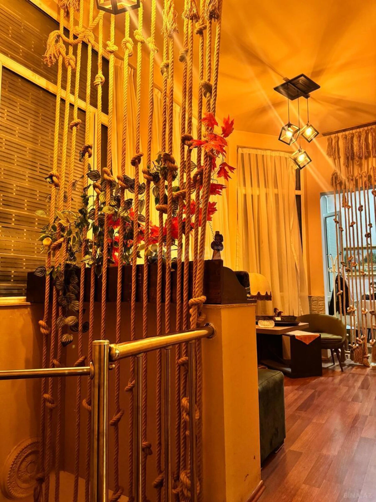 Kirayə verilir obyekt 290 m²