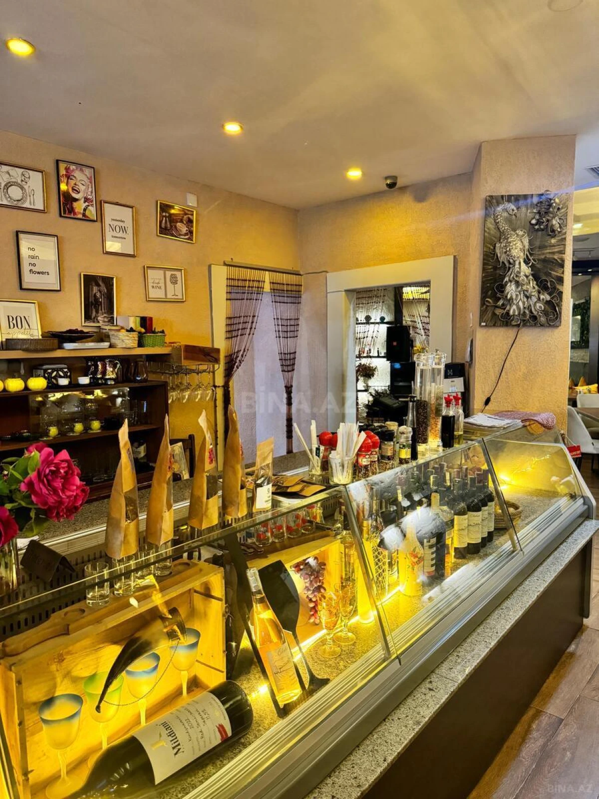 Kirayə verilir obyekt 290 m²