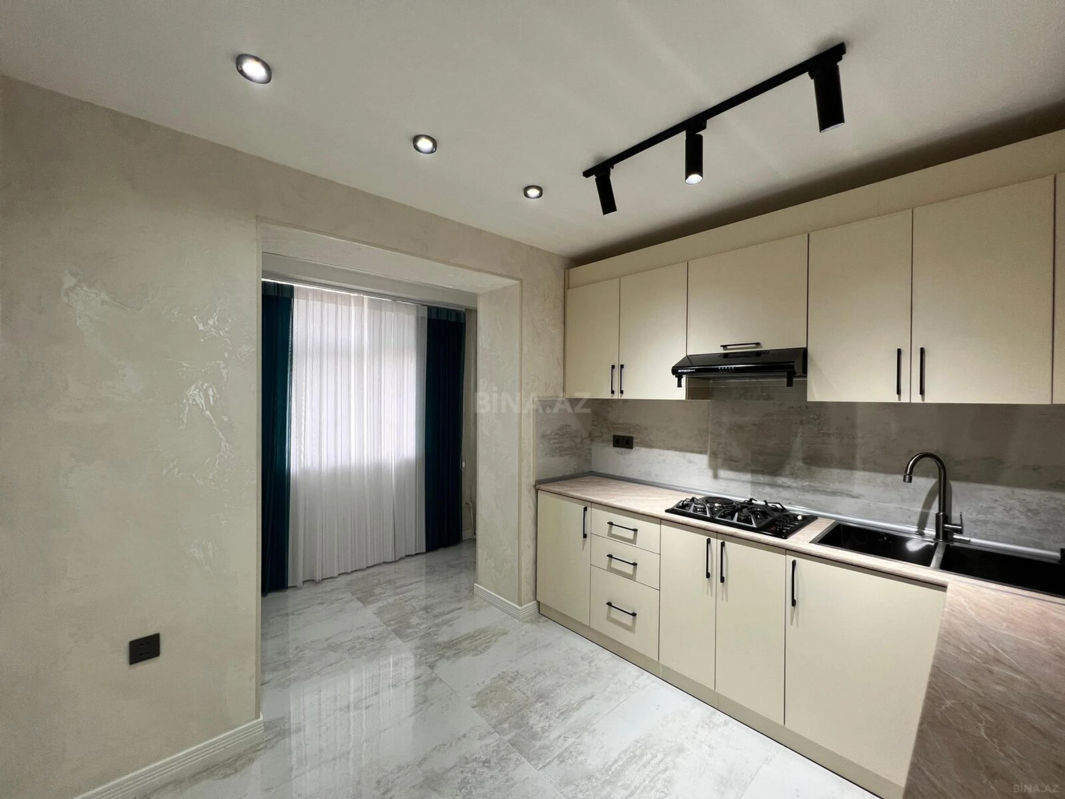 Satılır 3 otaqlı mənzil 75 m²