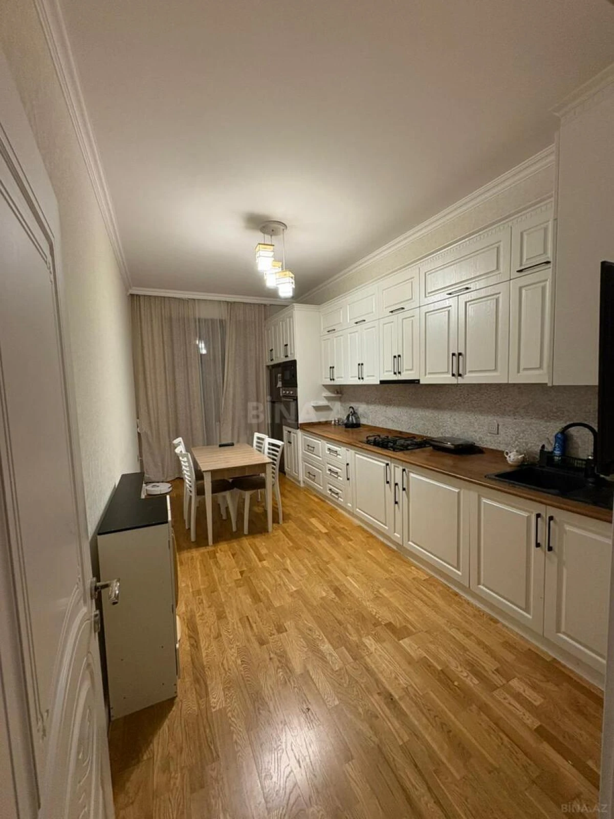 Satılır 3 otaqlı mənzil 105 m²