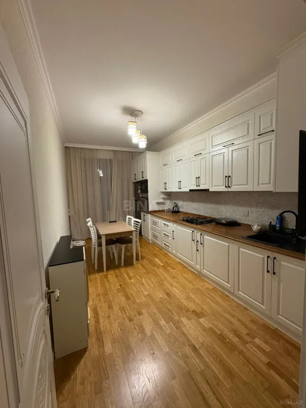 Satılır 3 otaqlı mənzil 105 m²