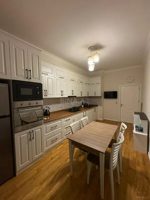 Satılır 3 otaqlı mənzil 105 m²