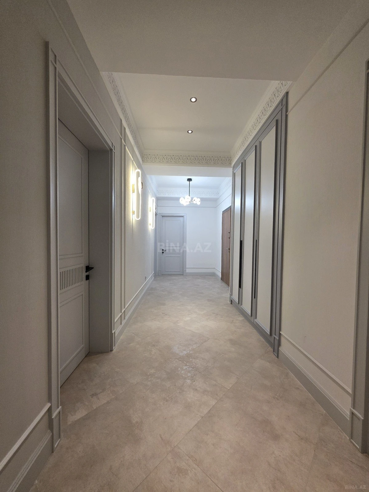 Satılır 4 otaqlı mənzil 170 m²