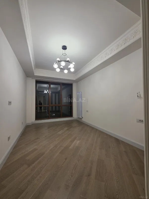 Satılır 4 otaqlı mənzil 170 m²