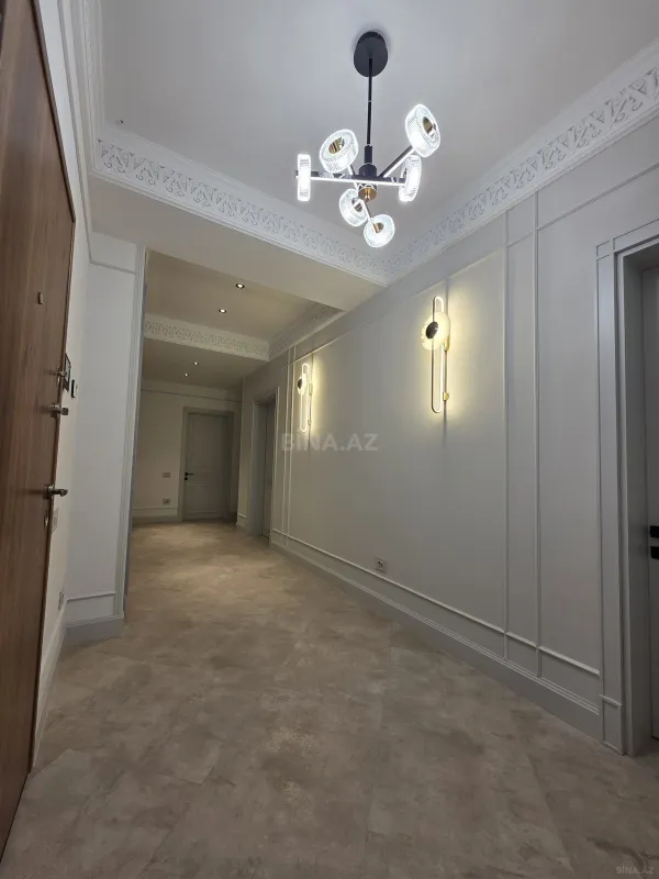 Satılır 4 otaqlı mənzil 170 m²