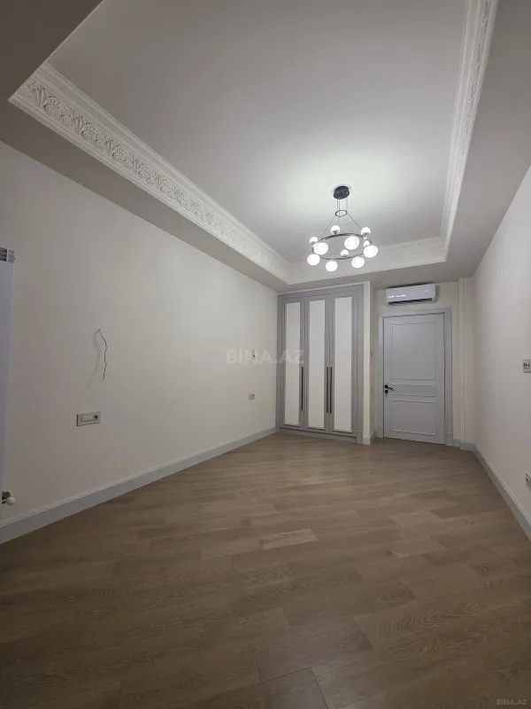 Satılır 4 otaqlı mənzil 170 m²