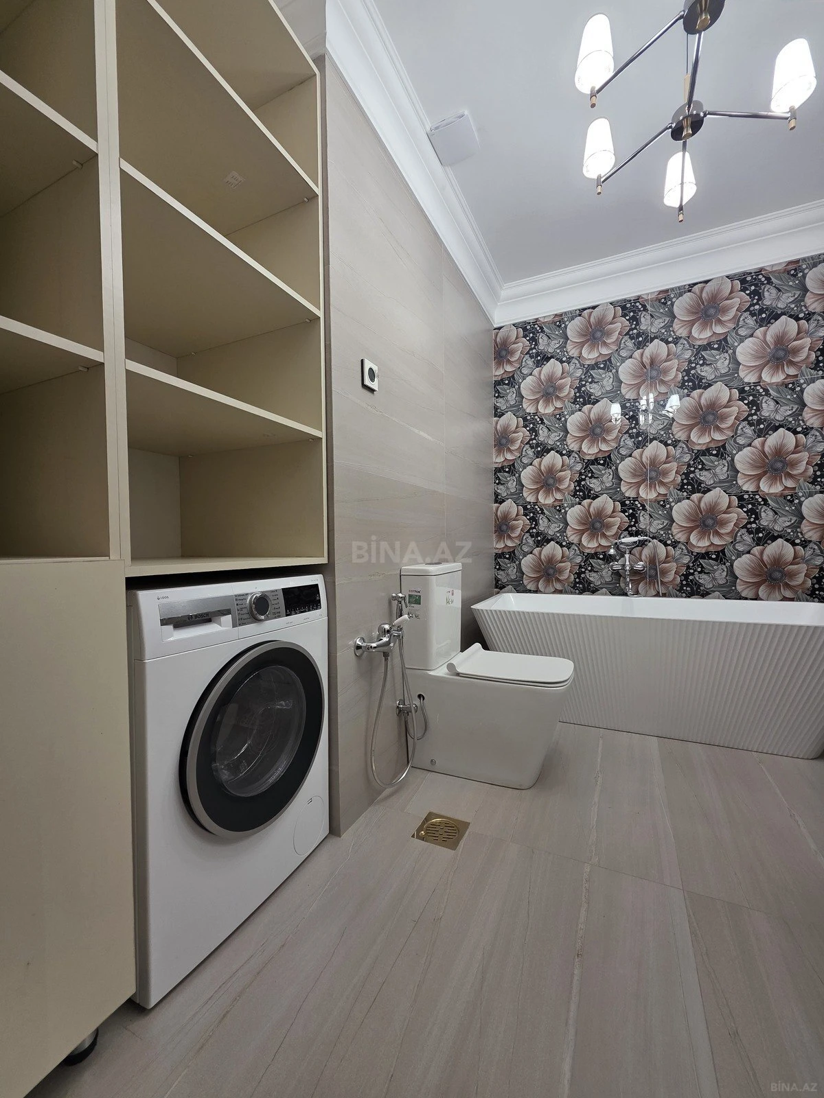 Satılır 4 otaqlı mənzil 170 m²