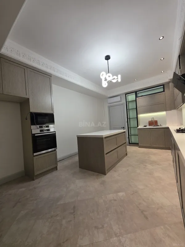 Satılır 4 otaqlı mənzil 170 m²