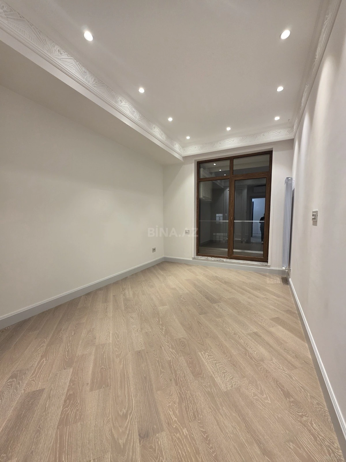 Satılır 4 otaqlı mənzil 170 m²