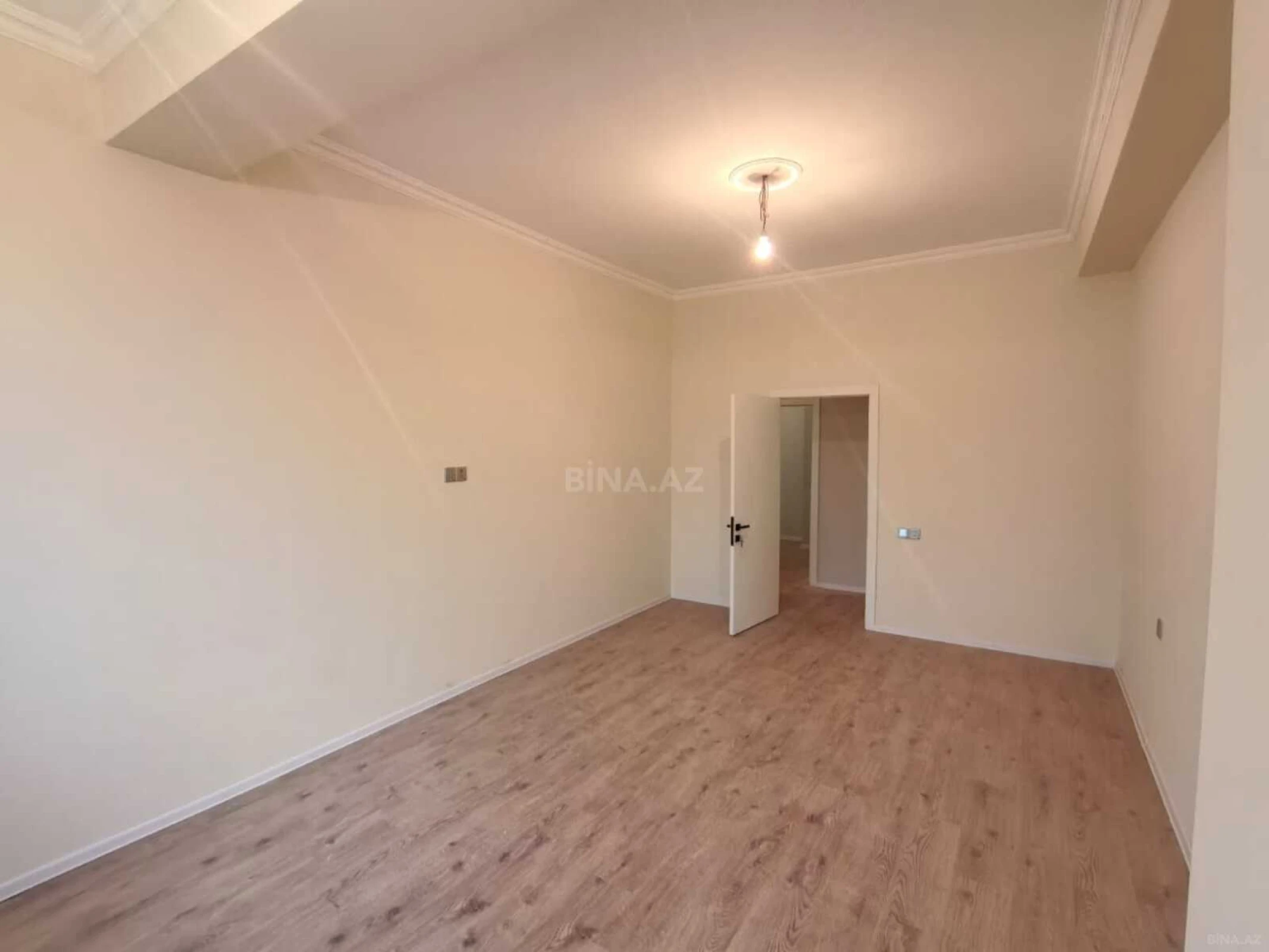 Satılır 2 otaqlı mənzil 80 m²