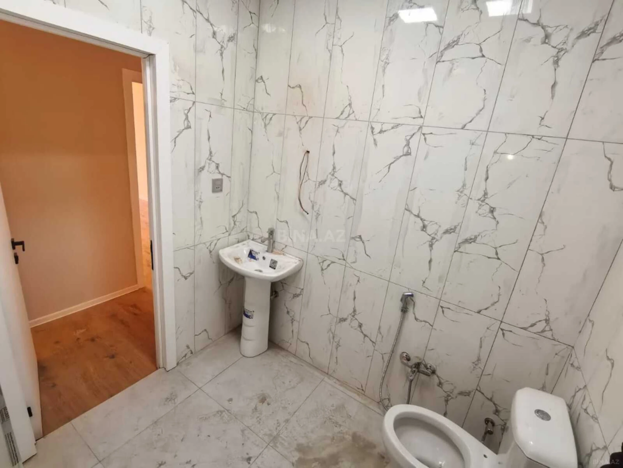 Satılır 2 otaqlı mənzil 80 m²
