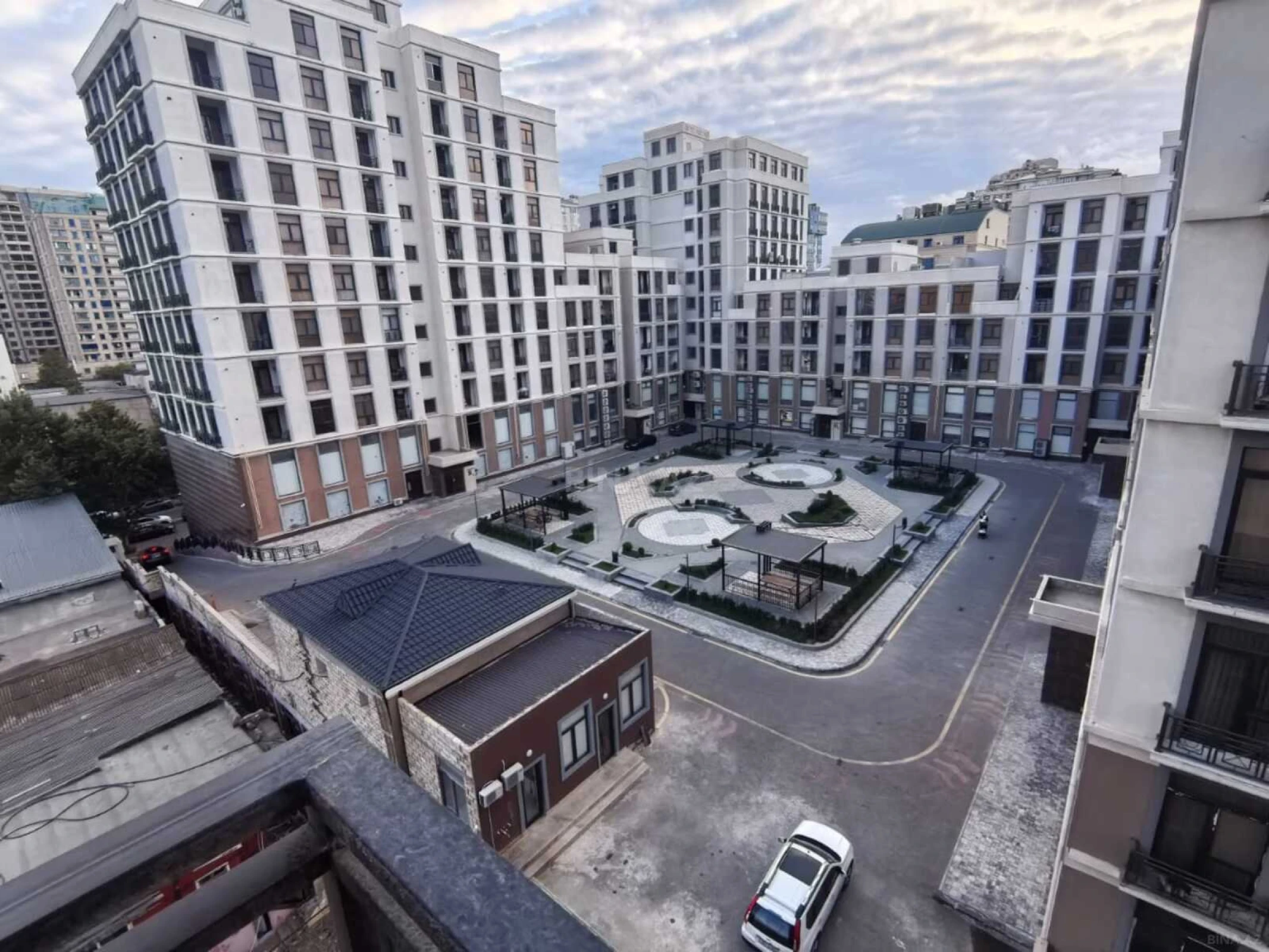 Satılır 2 otaqlı mənzil 80 m²