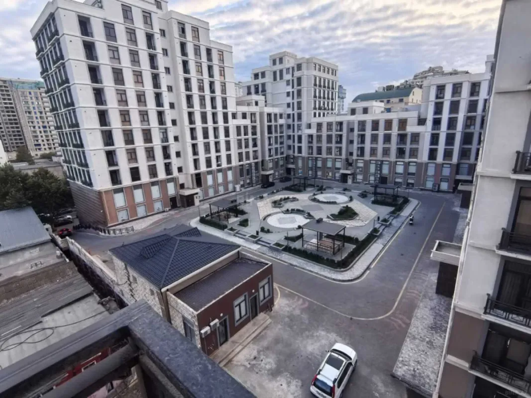 Satılır 2 otaqlı mənzil 80 m²