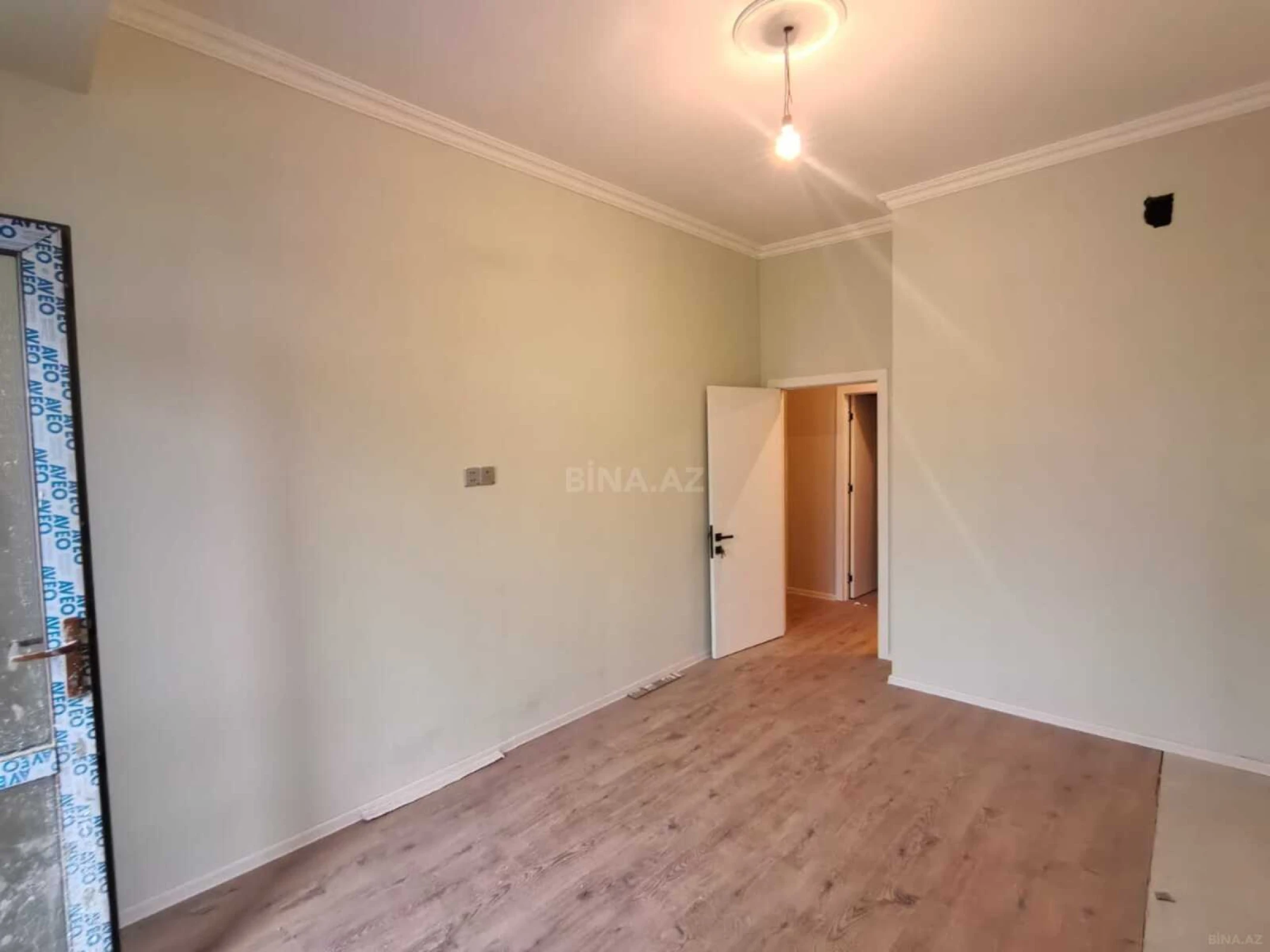 Satılır 2 otaqlı mənzil 80 m²