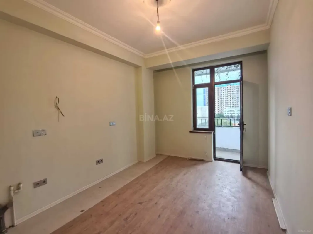 Satılır 2 otaqlı mənzil 80 m²