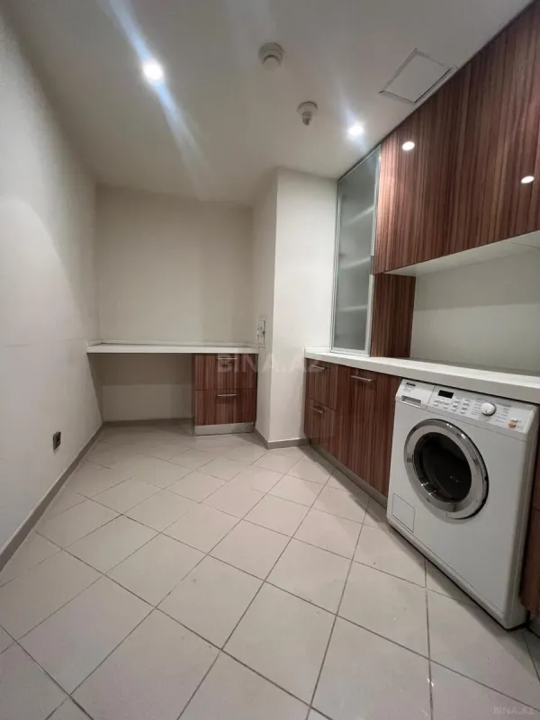 Kirayə verilir 4 otaqlı mənzil 350 m²