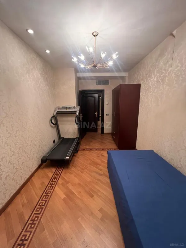 Kirayə verilir 4 otaqlı mənzil 350 m²