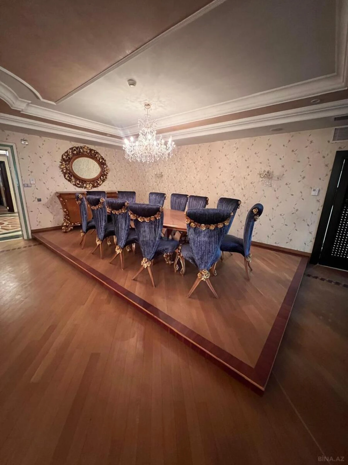 Kirayə verilir 4 otaqlı mənzil 350 m²