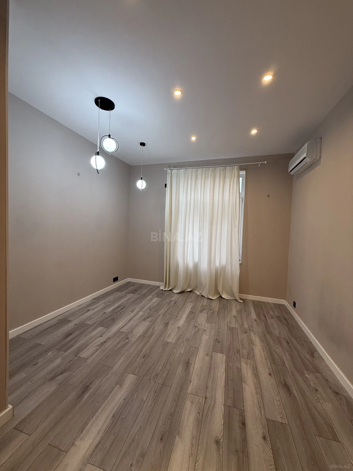 Kirayə verilir 3 otaqlı mənzil 120 m²