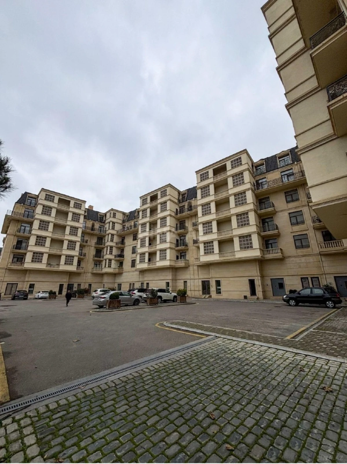 Kirayə verilir 2 otaqlı mənzil 65 m²