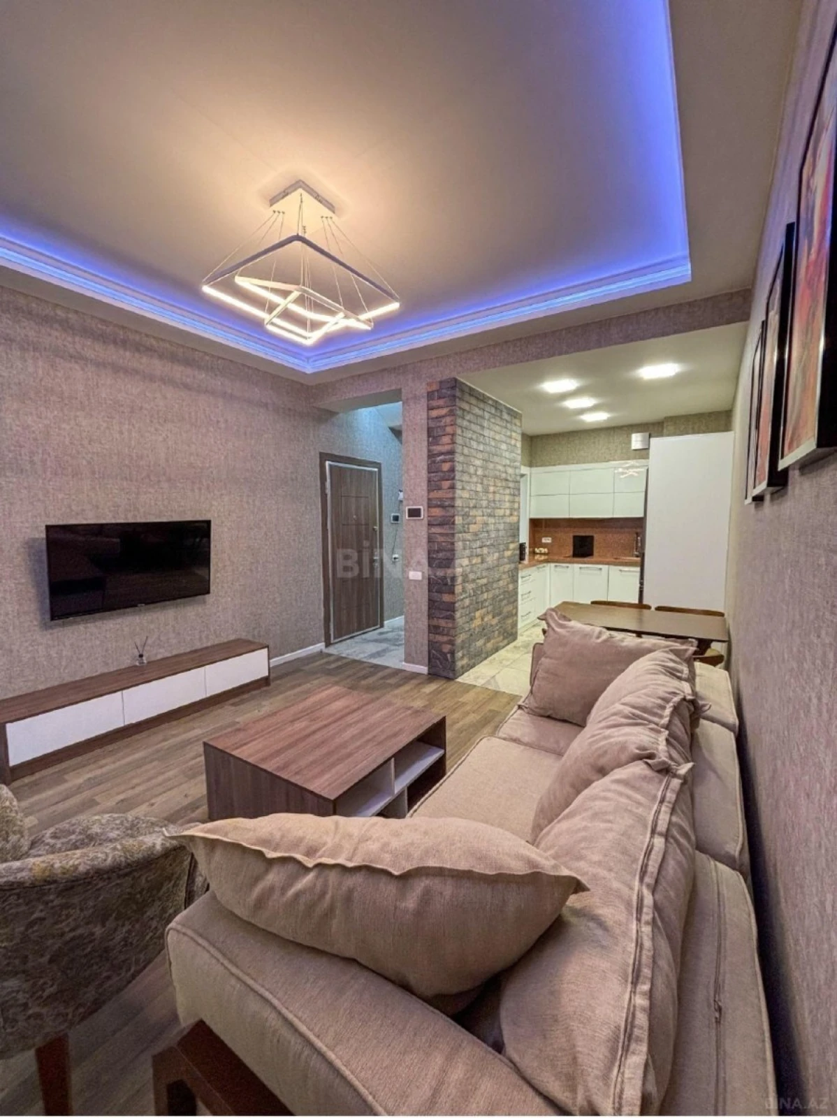 Kirayə verilir 2 otaqlı mənzil 65 m²