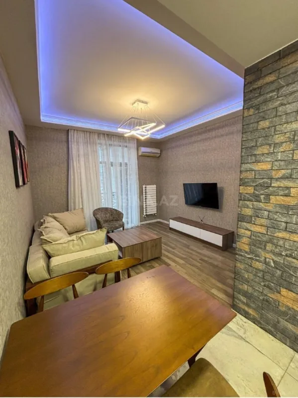 Kirayə verilir 2 otaqlı mənzil 65 m²